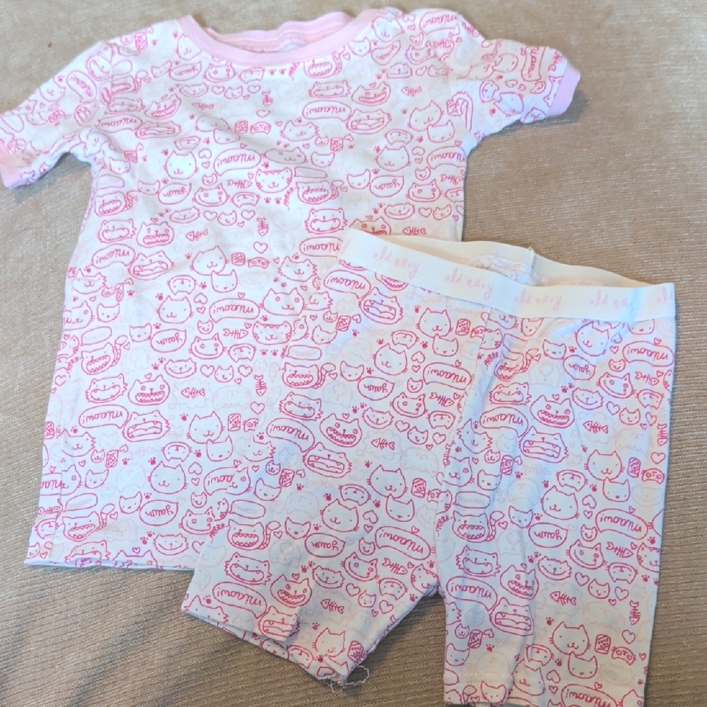 Vintage Old Navy Pink and White Kids Pajama Set Y2K